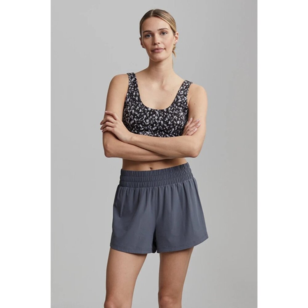 Varley Kallin Running Shorts in Blue Turbulence XSmall New Womens Athletic - Picture 9 of 12